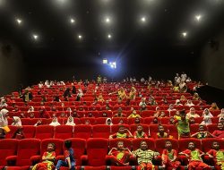 Siswa UPT SPF SDN Beroanging Makassar Ikuti Kegiatan Nobar “Pulang Tak Harus Rumah” di Mall Pipo