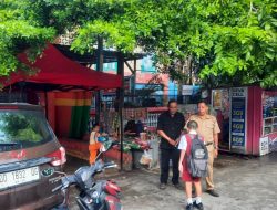 Kepala UPT SPF SDI Layang Bertingkat Makassar Jemput Muridnya di Pintu Gerbang