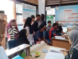 Camat Andi Asdhar Pantau Pelayanan Administrasi Masyarakat di Kantor Kecamatan Kepulauan Sangkarrang