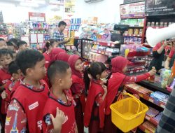 Edu Trip Di Alfamart, UPT SPF SDN Mongisidi 2 Makassar Berikan Pengetahuan Baru Untuk Siswa