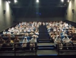 Quthing Class, UPT SPF SMPN 17 Makassar Nonton Film Pulang Tak Harus Rumah