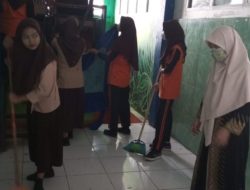 Pengaplikasian P5, UPT SPF SMPN 18 Makassar Gelar Kerja Bakti dan Gotong Royong
