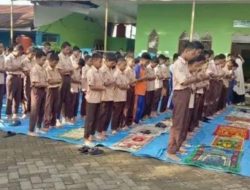 Jumat Ibadah, UPT SPF SMP Negeri 21 Makassar Melaksanaan Sholat Dhuha Bersama