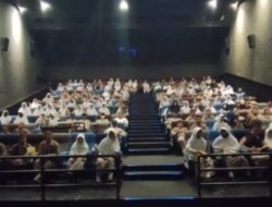 250 Siswa UPT SPF SMPN 21 Makassar Gelar Quthing Class Nonton film Pulang Tak Harus Rumah