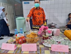 Praktik Prakarya, Peserta Didik UPT SPF SMPN 5 Makassar Antusias Mengolah Dan Berkreasi Menyajikan Makanan
