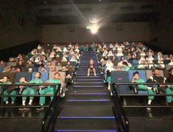 UPT SPF SMPN 52 Makassar Nobar Film “Pulang Tak Harus Rumah” di CGV Mall Panakkukang