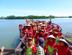Outing Class, Siswa UPT SPF SDN Beroanging Makassar Eksplorasi Pulau Lakkang