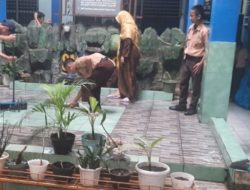 UPT SPF SMPN 49 Makassar Gelar Kerja Bakti di Sekolah