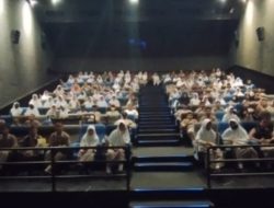 Siswa UPT SPF SMPN 36 Makassar Gelar Quthing Class Nonton film pulang tak harus Rumah