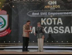 Pemkot Makassar Raih Penghargaan Best SME Empowerement di Acara CNN Awards 2024
