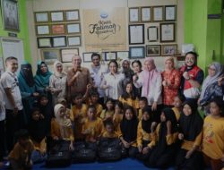 Pj Ketua DWP Kota Makassar Fadliah Firman Dampingi Menteri PPPA Kunjungi Kelompok Wanita Nelayan Fatimah Az-Zahra