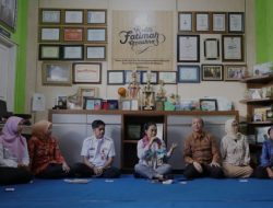 Kunjungi Shelter Warga Pattiangalloang, Menteri PPPA Sebut Semangat Gotong Royong yang Luar Biasa dari Perempuan Makassar