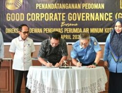 Direksi Bersama Para Dewan Pengawas PDAM Makassar Lakukan Penandatanganan Pedoman Good Corporate