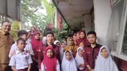 Peringati Hari Bumi, Siswa UPT SPF SDI Rappokalling 2 Makassar Lakukan Penanaman Pohon