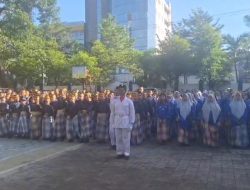 UPT SPF SMP Negeri 6 Makassar Gelar Upacara Bendera Peringatan Hardiknas 2024
