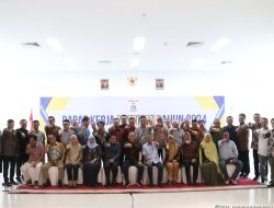 Kabag Persidangan dan Jajaran Sekretariat DPRD Sulbar Hadiri Raker Pimpinan Tahun 2024 di Kantor Gubernur