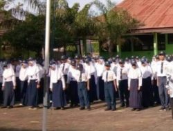 Siswa UPT SPF SMPN 25 Makassar Gelar Upacara Bendera Setiap Senin
