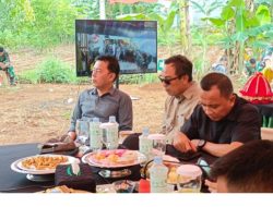 Peringati Hari Bumi, Camat Biringkanaya dan Kasatpol PP Makassar Hadiri Penanaman Pohon di Tanah Kodam Laikang