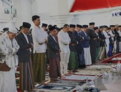 Moment Shalat Idul Adha, Pj Sekda Makassar Ajak Masyarakat Tumbuhkan Sikap Rela Berkorban