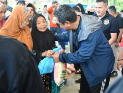 Baznas dan Pj Bahtiar Bagikan Bantuan Kepada Panti Jompo dan Lansia di Polman