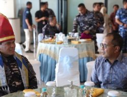 Wali Kota Danny dan Indira Yusuf Ismail Jemput KSAL Laksamana TNI Muhammad Ali di Bandara Lanud Sultan