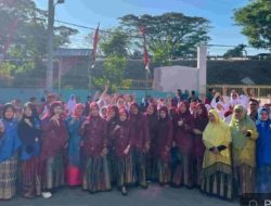 Pakai Baju Adat Tradisional, UPT SPF SDN Rappokalling 67/1 Makassar Gelar Upacara Peringatan HUT RI ke-79