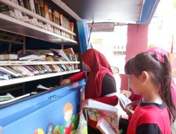 Tingkatkan Minat Baca Pelajar UPT SPF SDI Unggulan Toddopuli Makassar Hadirkan Perpustakaan Keliling