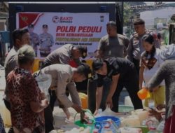 Polres Pelabuhan Makassar Salurkan Air Bersih Ke Masyarakat dan Juga Paket Sembako