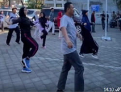 Kadisperkim Makassar Menggelar Senam Sehat Bersama Para Staf