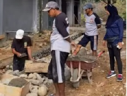 Sekdis Perkim Makassar Pimpin Kerja Bakti Bersama Warga Rusunawa Panambungan