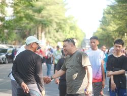 Plt. Kepala DPPKB Makassar Bersama Staf Ikuti Gerak Jalan Santai Peringatan HUT Sulsel ke-355 di Monumen Mandala