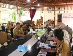 Sekprov Muhammad Idris Pimpin Rapat Monev BLUD RSUD Regional Sulbar Triwulan III 2024