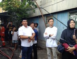 Tanggap Bencana: Ilham Ari Fauzi dan Tim Kunjungi Lokasi Kebakaran di Bontoala