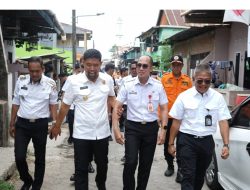 Camat Tallo Dampingi ki Pjs Walikota Makassar Meninjau Penyaluran Air Bersih