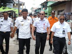 Camat Tallo Dampingi Pjs Walikota Makassar Meninjau Penyaluran Air Bersih