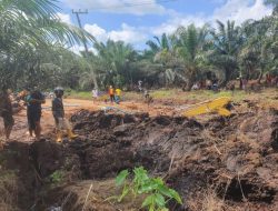 Upaya Cegah Jatuhnya Korban, PUPR dan DPRD Sulbar Tinjau Fenomena Tanah Bergerak di Mamuju Tengah