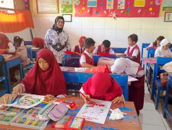 UPT SPF SDI Sambung Jawa 1 Makassar Gelar Peringatan Hari Guru ke-79, Dimeriahkan Lomba Mewarnai dari McDonald’s