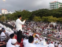 Kembali Aktif, Danny Pomanto Pimpin Gerakan Salat Subuh Berjemaah di Anjungan City of Makassar