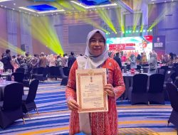 Plt Kadis Kominfo Makassar Dianugerahi Satyalancana Karya Satya 10 Tahun oleh Presiden