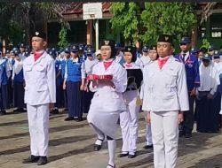 Keluarga Besar UPT SPF SMPN 32 Makassar Meriahkan HGN 2024 dengan Upacara dan Tarian Kreatif