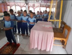 Jumat Ibadah, Murid UPT SPF SDI Mariso 1 Makassar Antusias Laksanakan Sholat Dhuha di Kelas