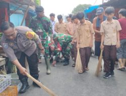 Camat Bontoala Libatkan Siswa Menjaga Kebersihan Lingkungan di Kelurahan Tompo Balang