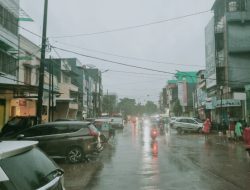 Cuaca Ekstrem di Makassar, Warga Diimbau Waspada Gelombang Tinggi