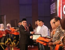 Pemkot Makassar Berikan Penghargaan kepada Tujuh Perusahaan dalam CSR Award 2024