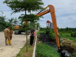 Dinas PU Normalisasi Saluran Sekunder Kompleks Cluster Pelangi Kapasa,Tamalanrea