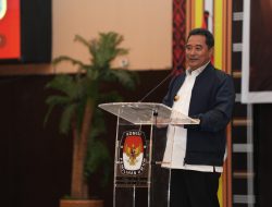 Berkat Dedikasi pada Penyelenggaraan Pilkada 2024, Pj Bahtiar Dapat Penghargaan dari KPU Sulbar