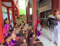 Serunya Mendengarkan Dongeng, Siswa UPT SPF SDN Kakatua Dilatih Menjadi Pencerita Hebat