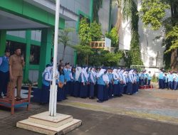 UPT SPF SMPN 6 Makassar Gelar Upacara Bendera Perdana, Tekankan Kebersihan dan Kedisiplinan Serta Lantik Pengurus PMR Baru