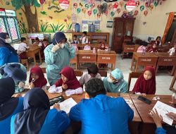 UPT SPF SDI Kassi-Kassi 1 Makassar Gelar Pemeriksaan Gigi untuk Siswa dengan Mahasiswa Poltek Makassar