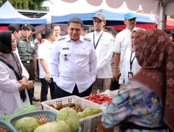 Kunjungi Gerakan Pasar Murah, Wali Kota Munafri Pastikan Harga Pangan Terjangkau